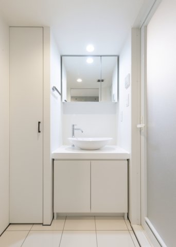 洗面設備　※別部屋の参考写真です。