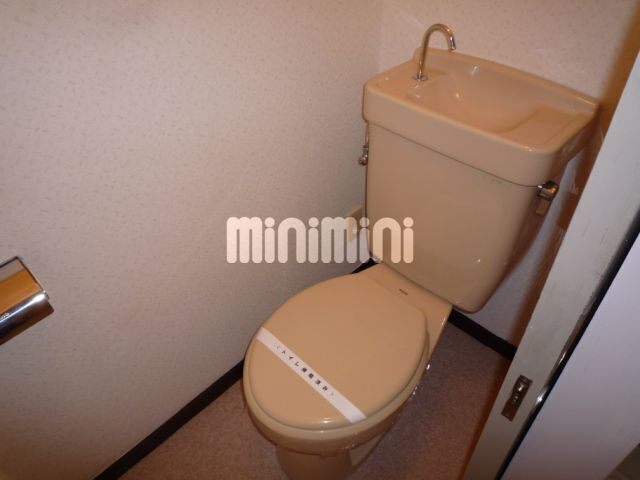 トイレ　清潔感のある洋式トイレです。