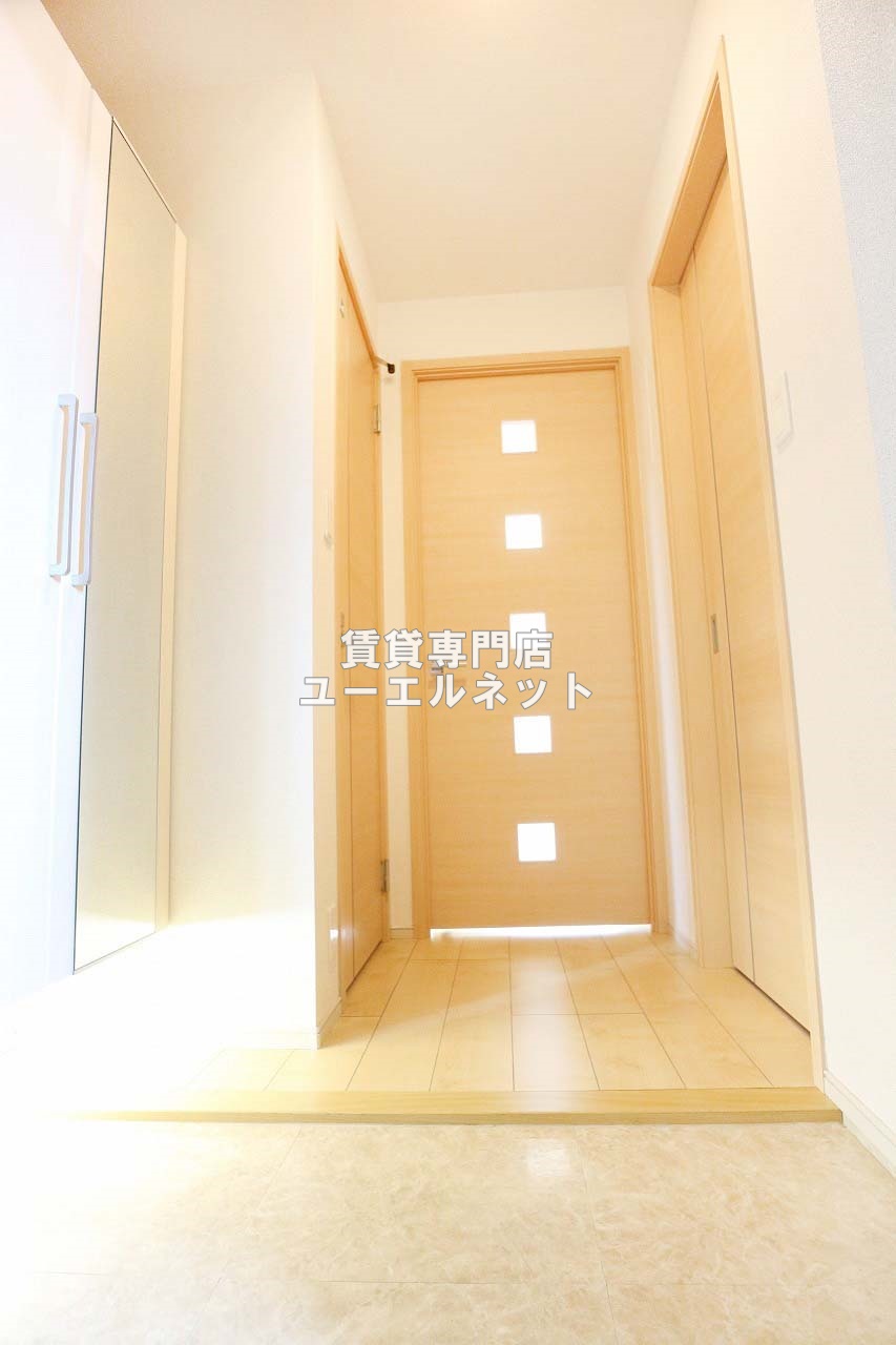 玄関　住まいの顔ともなる玄関