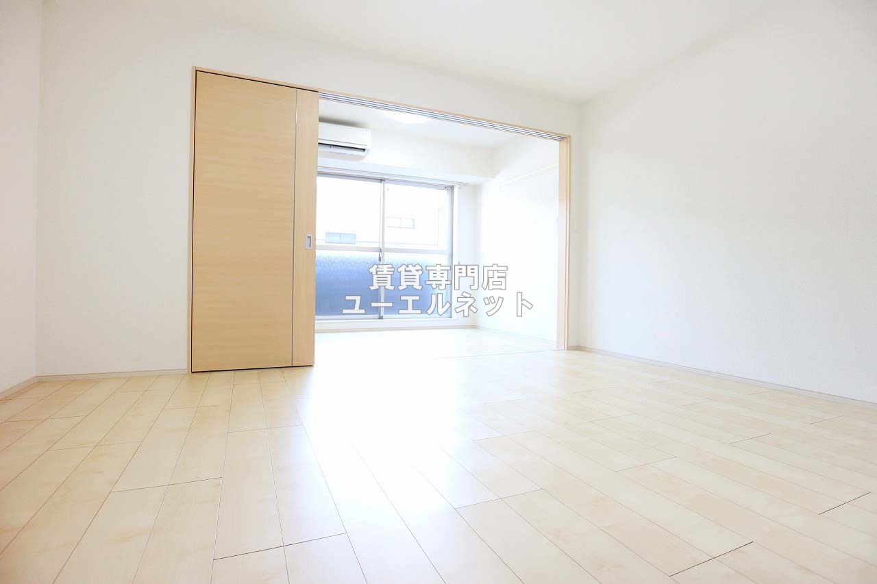 居室・リビング　ゆったりとくつろげる、落ち着きのある居室空間です