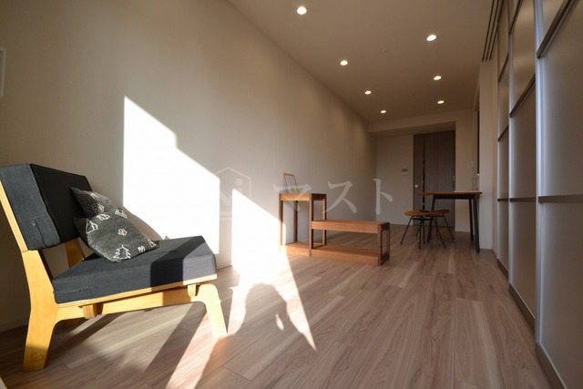 居室・リビング　同マンション参考写真