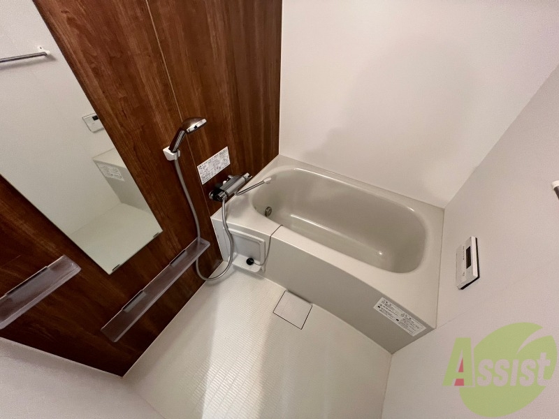 バス・シャワールーム　お風呂になります。一日の疲れを癒してくださいね。