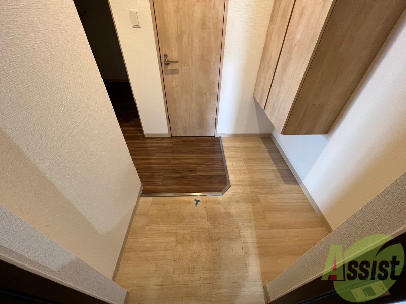 玄関　玄関の様子です。明るい印象ですね。気分もあがりそう。