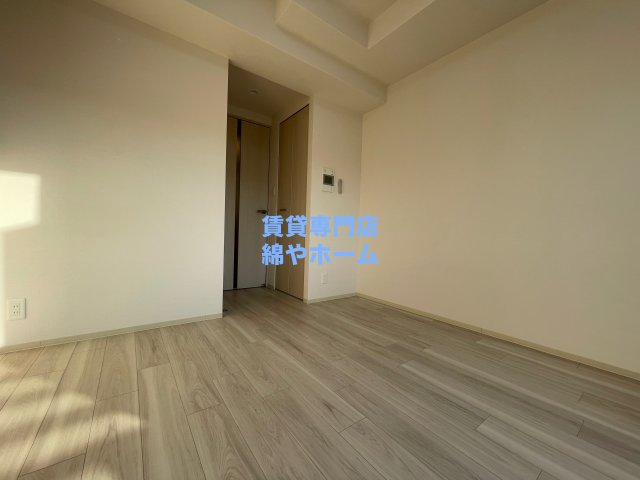 その他部屋・スペース　開放的な寝室です