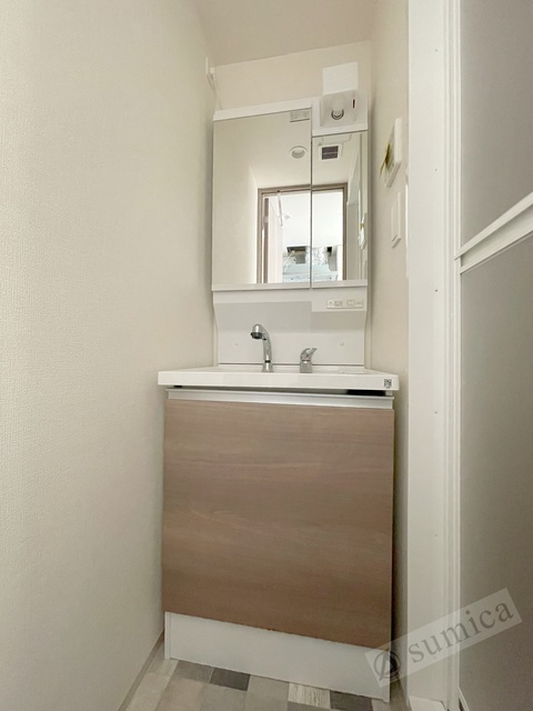 洗面設備　同施工の参考写真です