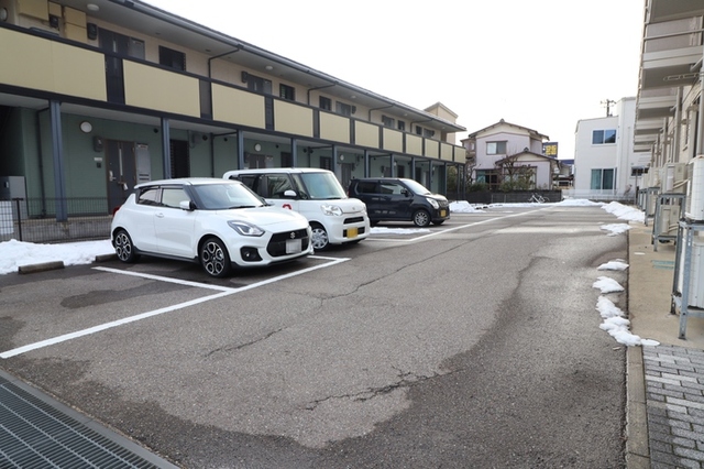 駐車場　駐車場