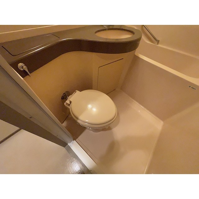 トイレ　トイレ（ユニットバス内）