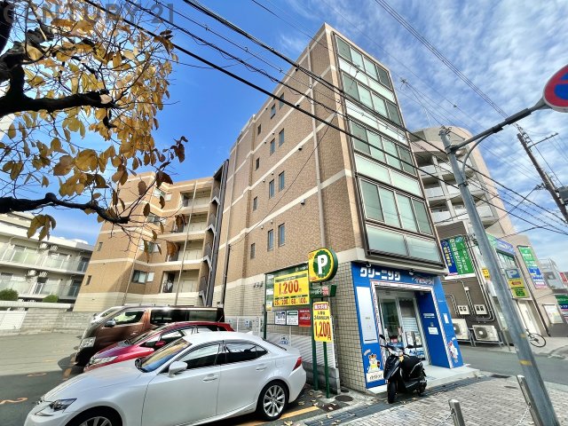 建物外観　オートロック付きで安心です♪