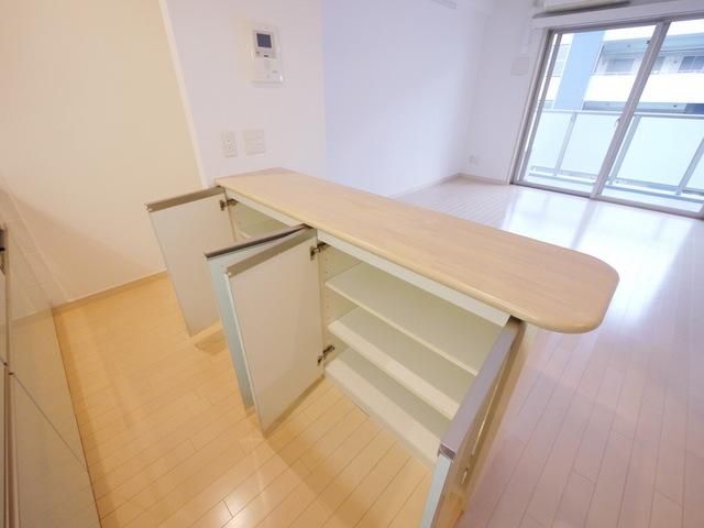 収納　★モニターホンとキッチン収納★
