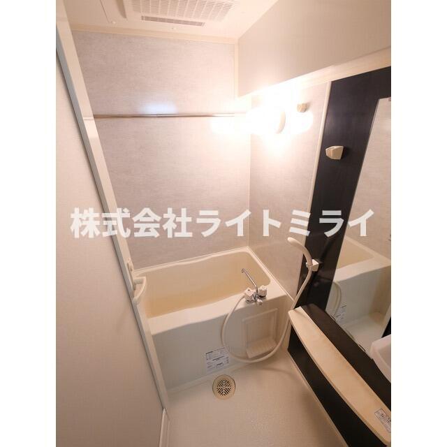 バス・シャワールーム　?