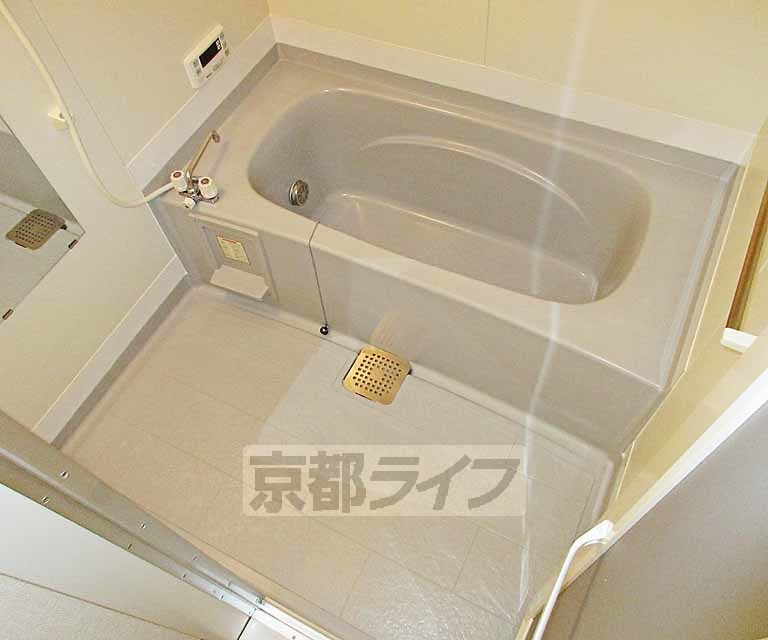 バス・シャワールーム　お掃除がしやすいお風呂です