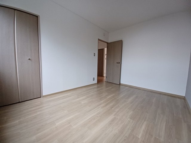 居室・リビング　※同タイプの部屋写真です