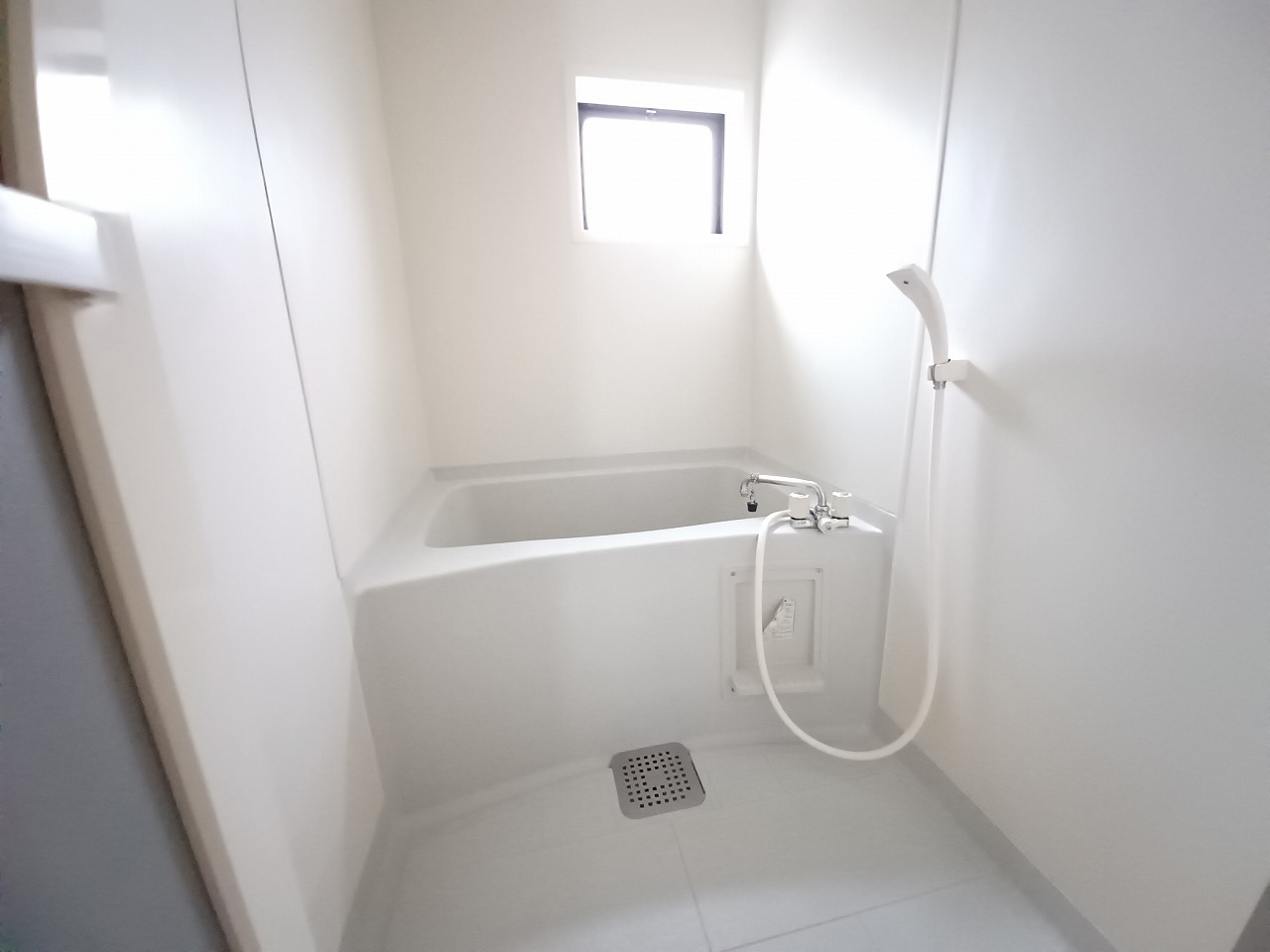 バス・シャワールーム　※同タイプの部屋写真です