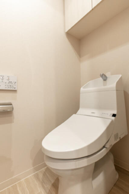 トイレ　※写真は同タイプ住戸です。