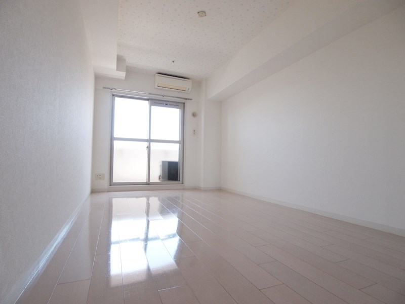 居室・リビング　南向きのお部屋です。