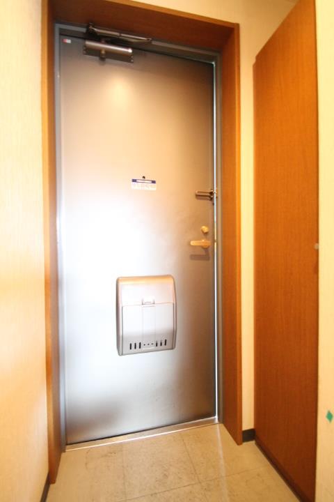 玄関　※同タイプ別部屋です。参考までにご覧ください。
