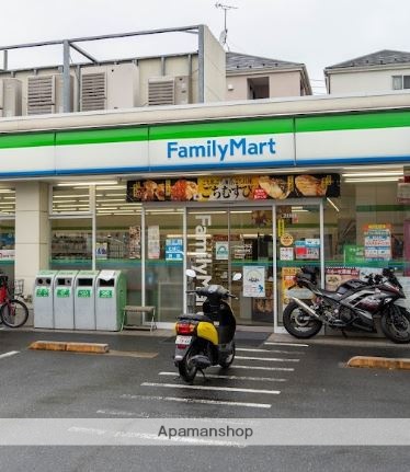 コンビニ　ファミリーマート大田大森南店（コンビニ）まで416m