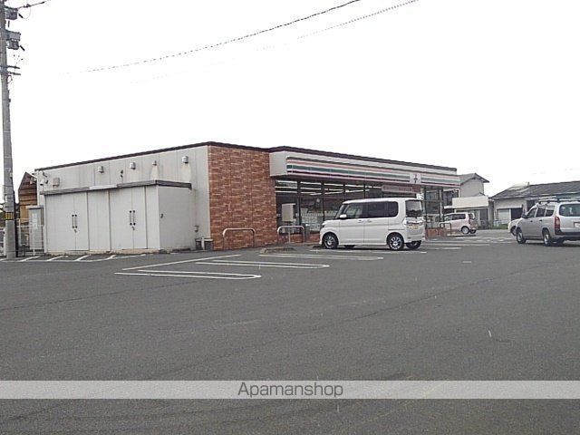 コンビニ　セブンイレブン広川久泉店（コンビニ）まで690m