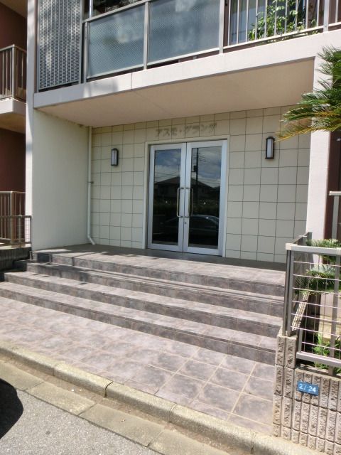 エントランス　エントランス。