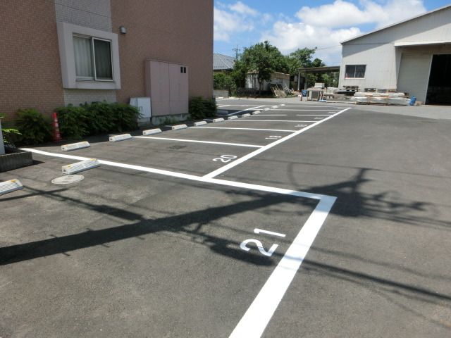 駐車場　敷地内の駐車場もあります。