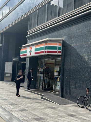 コンビニ　セブンイレブン 大阪堺筋本町店（コンビニ）まで185m