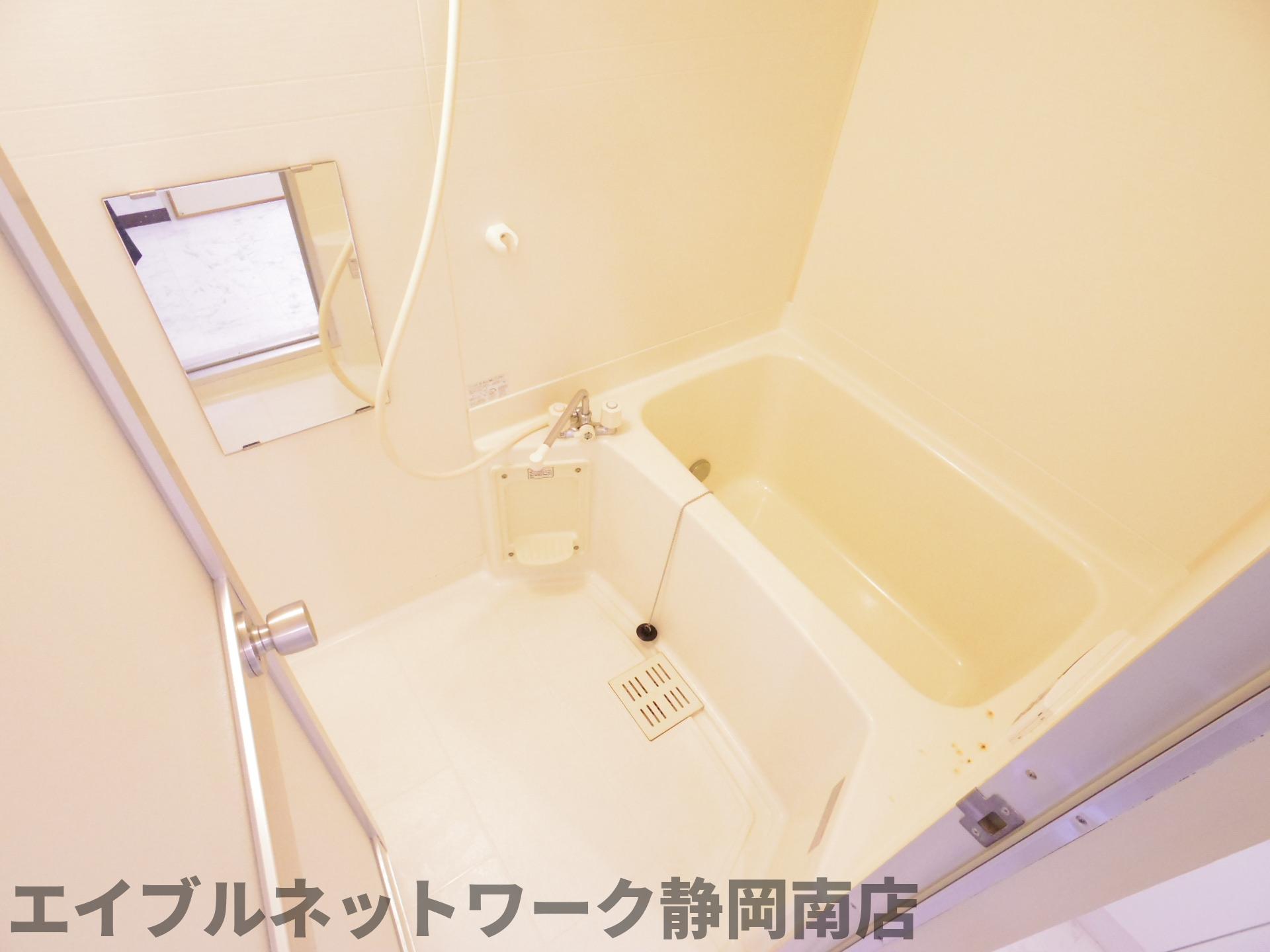 バス・シャワールーム　日々の疲れを癒すお風呂付です