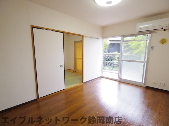 その他設備　ゆったりとしたリビングです