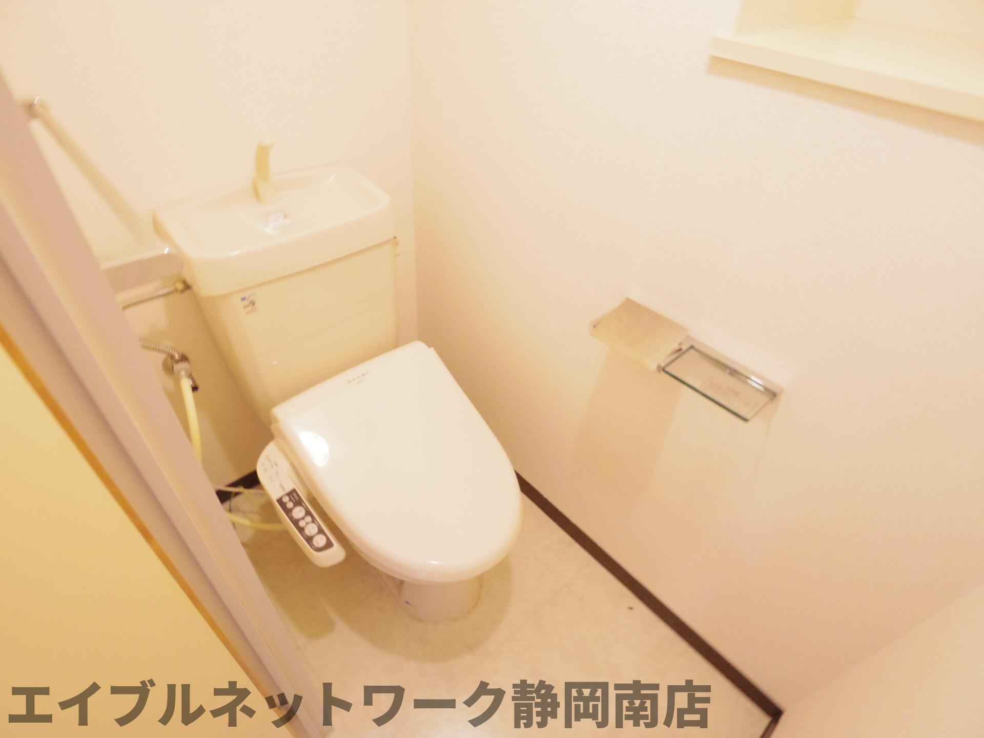 トイレ　落ち着いたトイレです