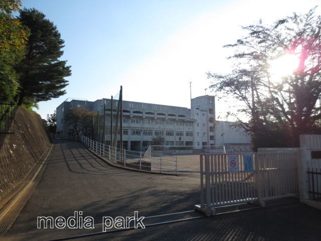 中学校　平中学校（中学校）まで1350m