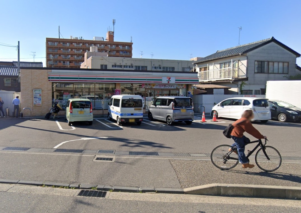 コンビニ　セブンイレブン 新潟横七番町通店（コンビニ）まで634m