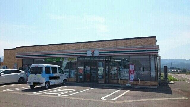 コンビニ　セブンイレブン上越大和店（コンビニ）まで440m