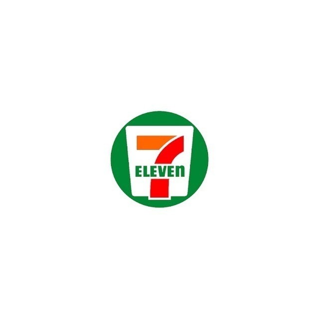 コンビニ　セブンイレブン河口湖船津登山道店（コンビニ）まで731m