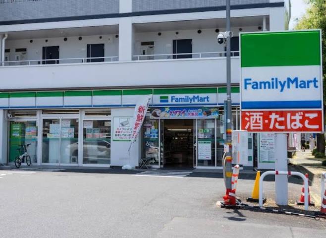 コンビニ　ファミリーマート町田成瀬が丘店（コンビニ）まで1292m