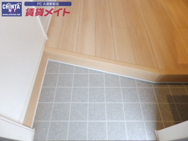 玄関　別部屋の写真です