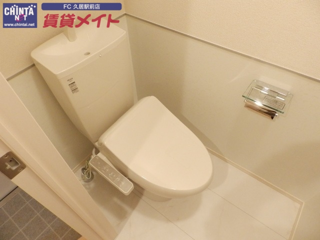 トイレ　別部屋の写真です