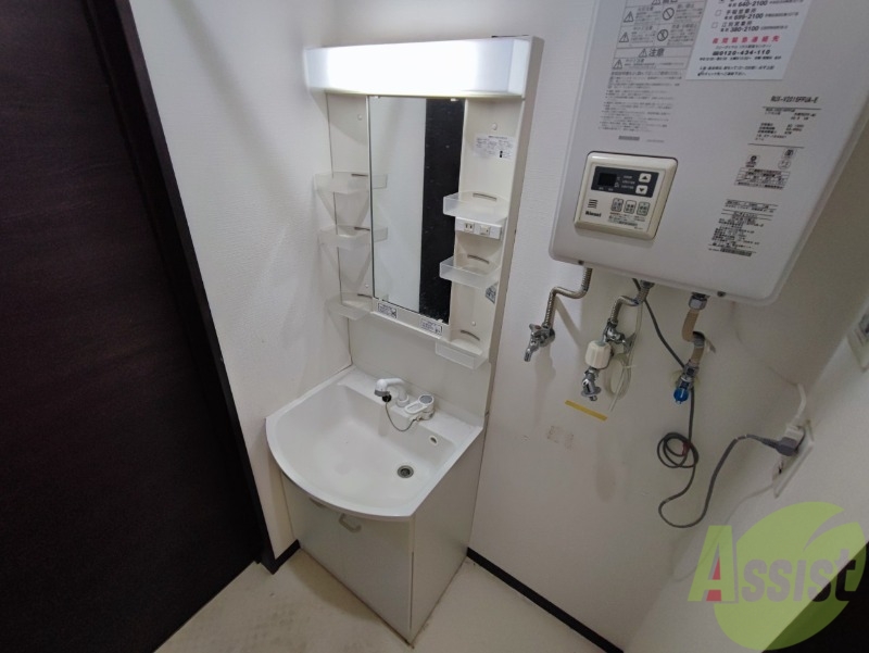 洗面設備　こちらに洗面台があります。朝の洗顔はこちらで。