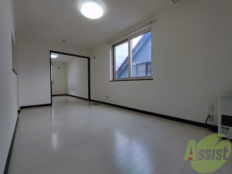 居室・リビング　広くてキレイなお部屋が広がっていて、充実した生活が送れそう。
