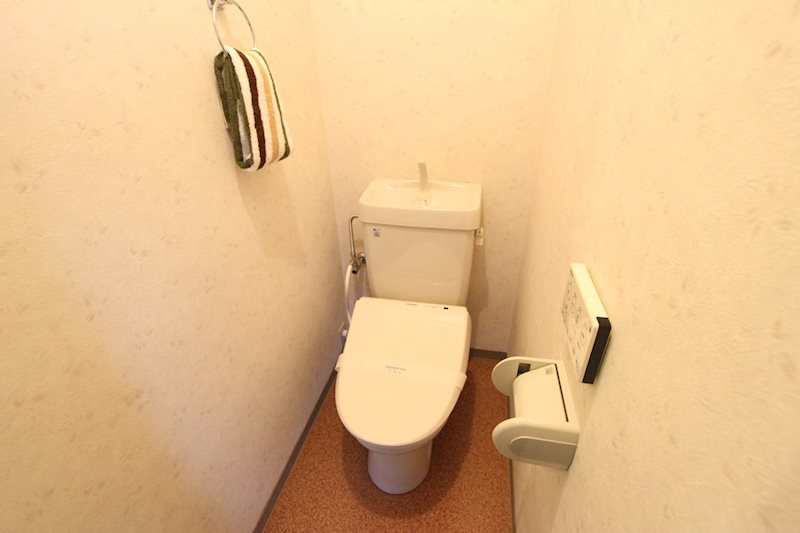 トイレ　落ち着いた色調のトイレです♪