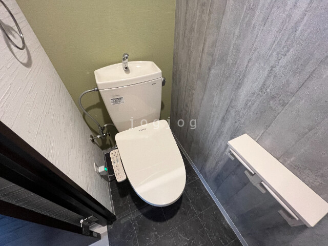 トイレ　温水洗浄便座付き