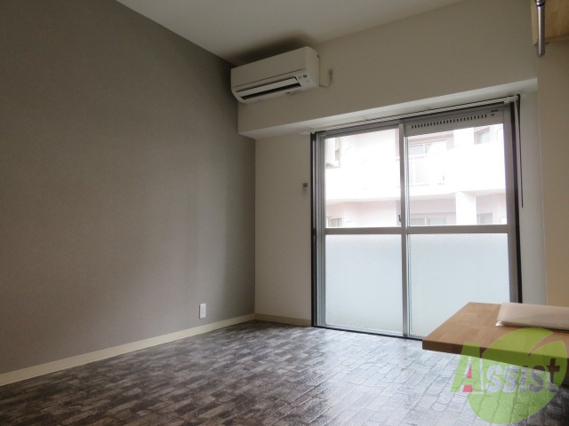 居室・リビング　なかなかの陽当たりの良さそうなお部屋ですね
