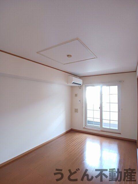 居室・リビング　うどん県のお部屋探しはうどん不動産へ うどんちゃんとLINE