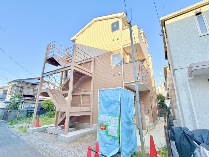 建物外観　建築中