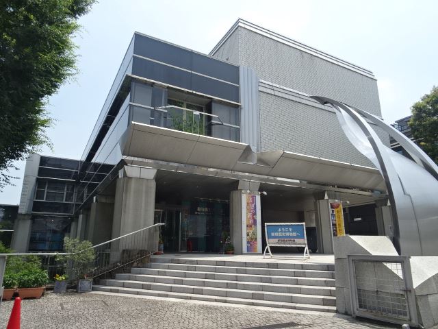 郵便局　新宿歴史博物館　歴史ある新宿を感じてください。（郵便局）まで320m