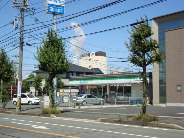 コンビニ　ファミリーマート末広町店（コンビニ）まで500m