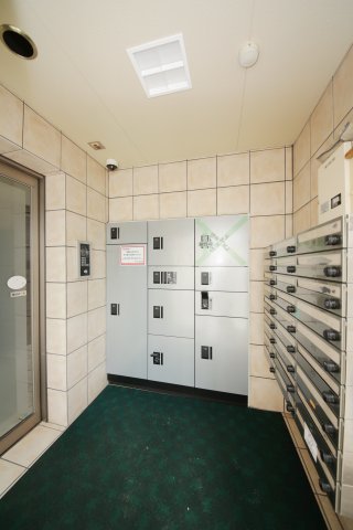 エントランス　別部屋同間取りのお写真となります。参考にご覧くださいませ。