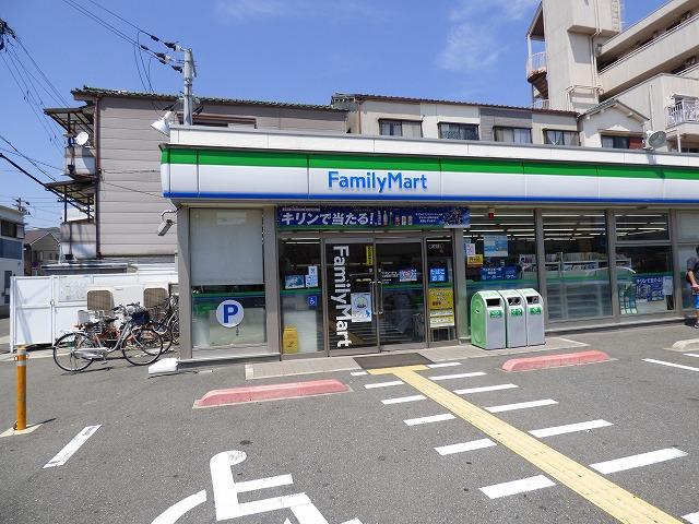 コンビニ　ファミリーマート（コンビニ）まで109m