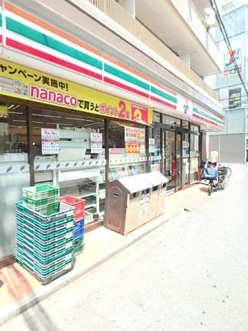 コンビニ　セブンイレブン（コンビニ）まで30m