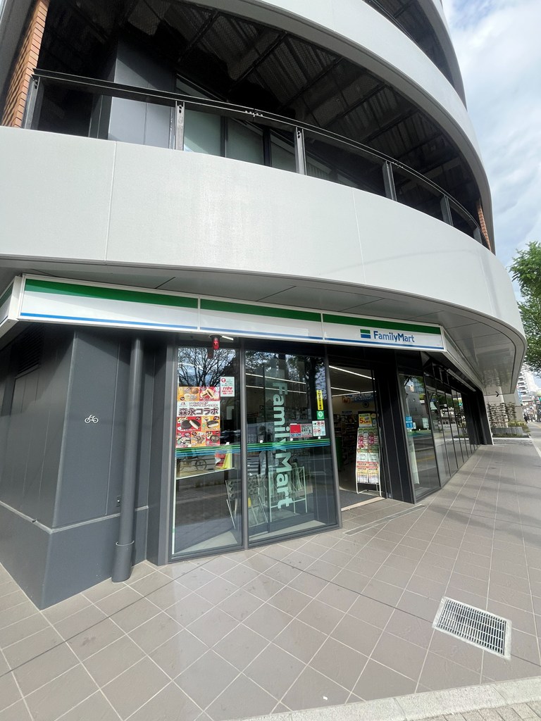 コンビニ　ファミリーマート博多冷泉通り店（コンビニ）まで157m