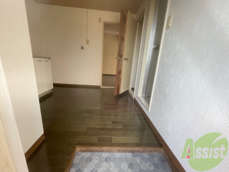 玄関　玄関から見たお部屋全体を撮ってみました。広いですね。