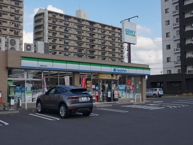 コンビニ　ファミリーマート（コンビニ）まで630m